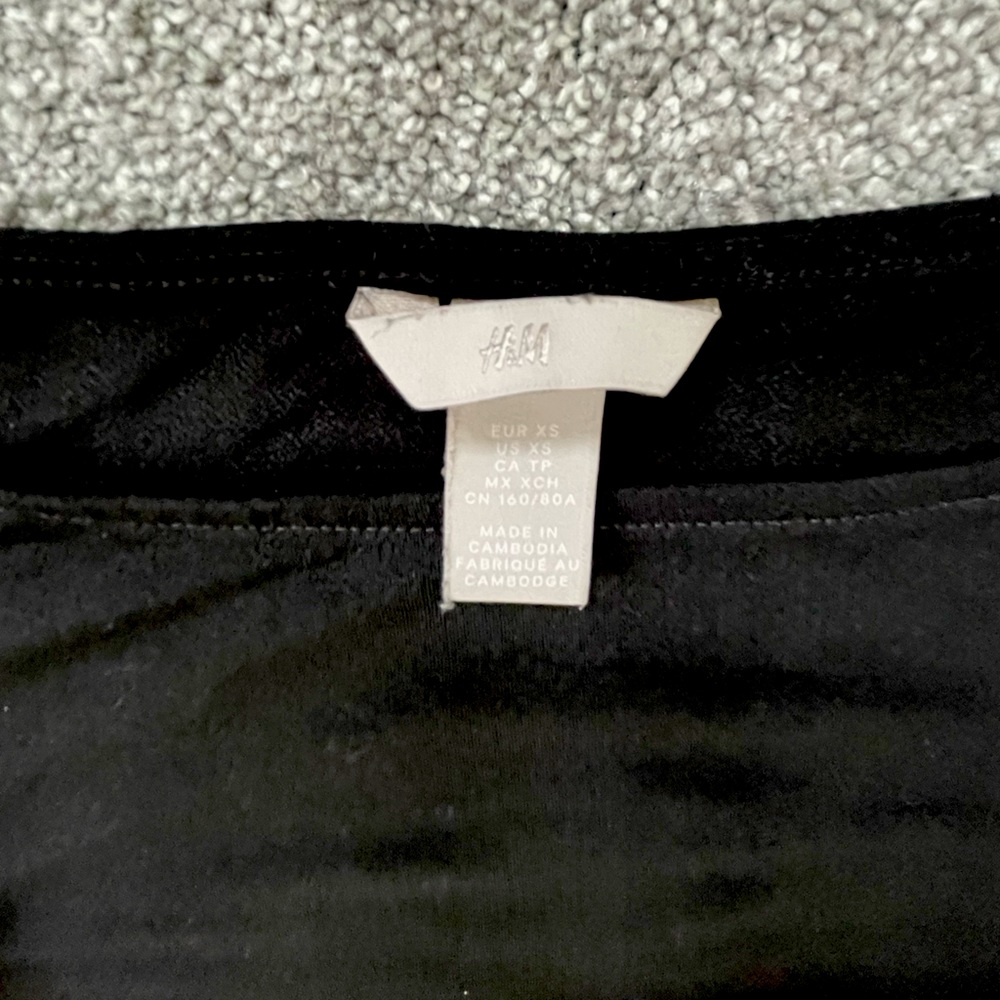 H&M blouses - Picture 3 of 4